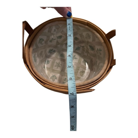 Vintage 2001 The Longaberger Basket Hand Woven Round With Leaf Cloth & Protector - Picture 11 of 12